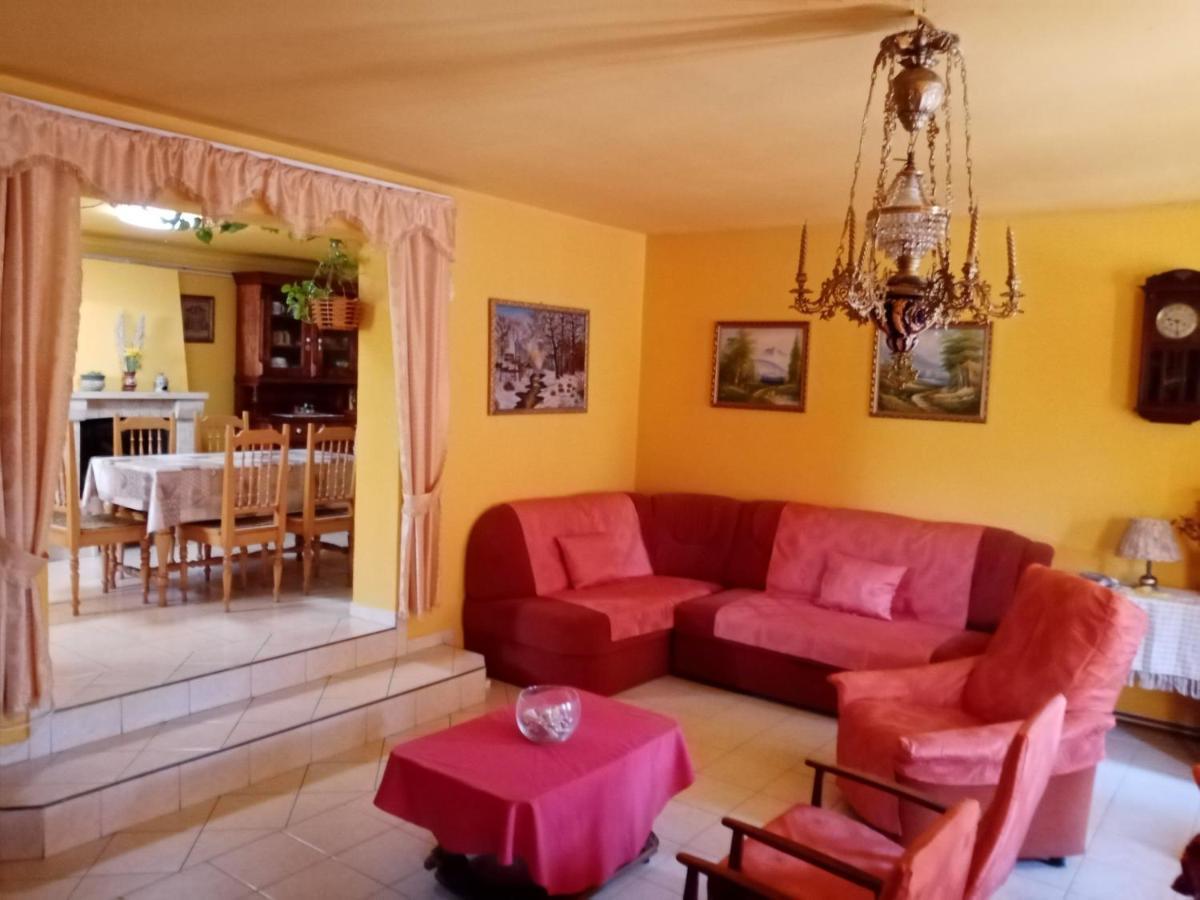 Jazmin-Szieszta Apartmanhaz Balatonfuered ภายนอก รูปภาพ