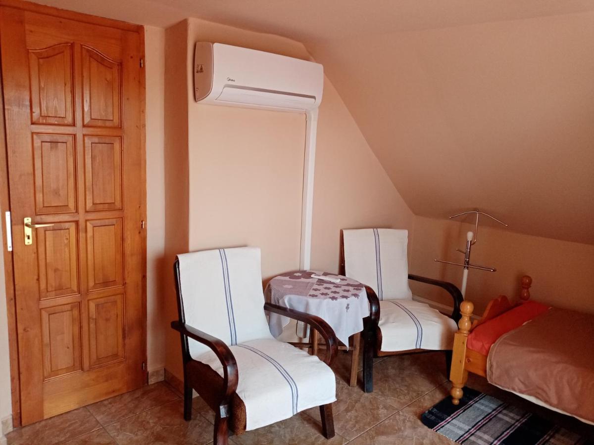Jazmin-Szieszta Apartmanhaz Balatonfuered ภายนอก รูปภาพ